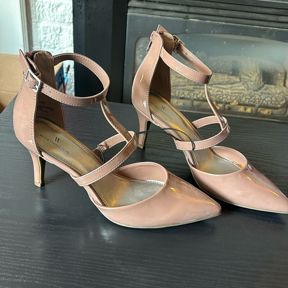 NWT Dust Rose 8.5 Pumps